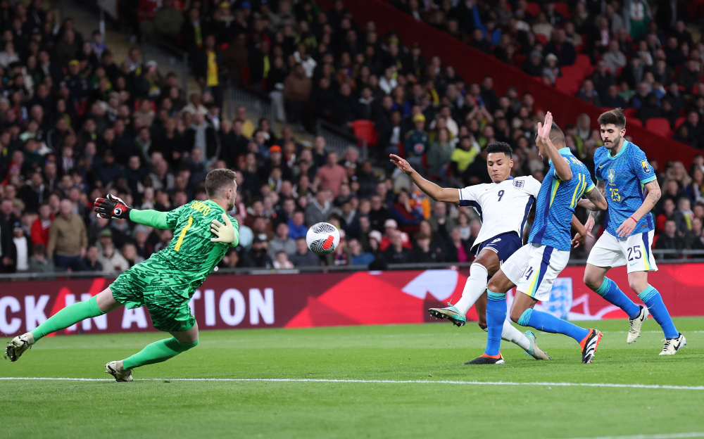 但更加触动 但更加触动